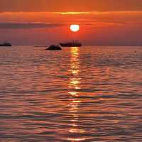 " Sunset Splendor at La Jolla Cave: A Mesmerizing Spectacle"