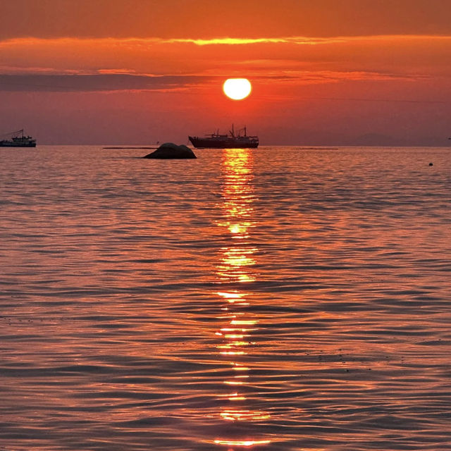 " Sunset Splendor at La Jolla Cave: A Mesmerizing Spectacle"