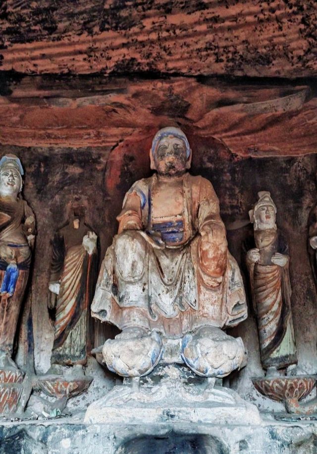 彬州大佛寺石窟。