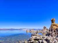 Discover the Wonder of Mono Lake 🌅🇺🇸