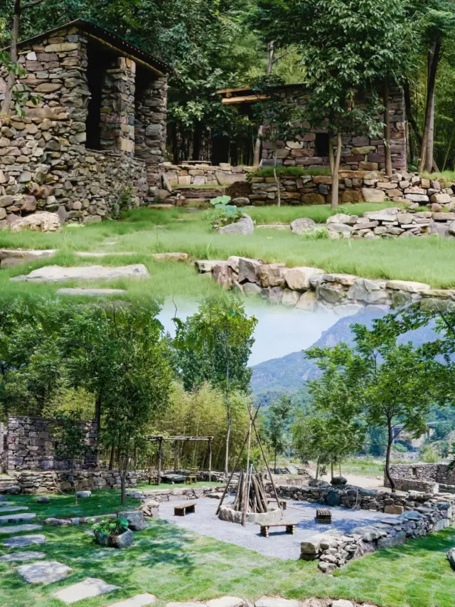 A 1-hour drive from Xinxiang, this place has an amazing atmosphere.