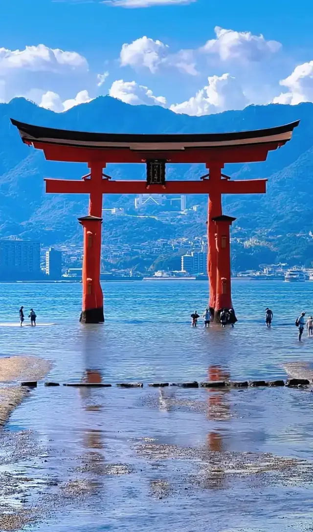 Hiroshima Two-Day Tour: Explore the Intertwining of History and Modernity in Japan