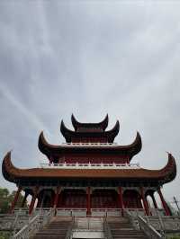 在洪湖知名的東林古寺打卡。