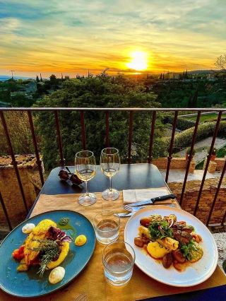 A Fairytale in Southern France! Exploring the "Sky City" of Gordes