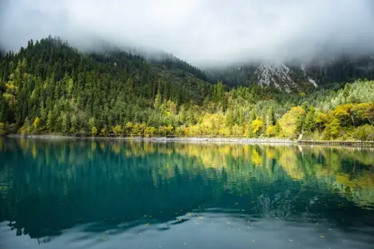 「人間仙境」與「童話世界」嘅九寨溝攻略