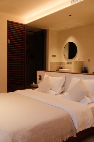 This designer hotel in S Bay hides the romance of Erhai Lake