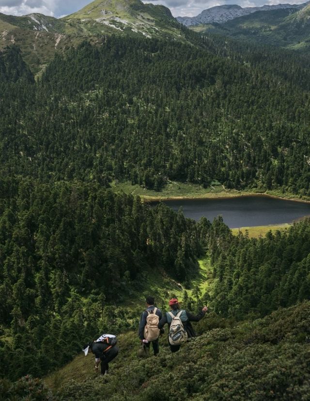 香格里拉包車旅遊