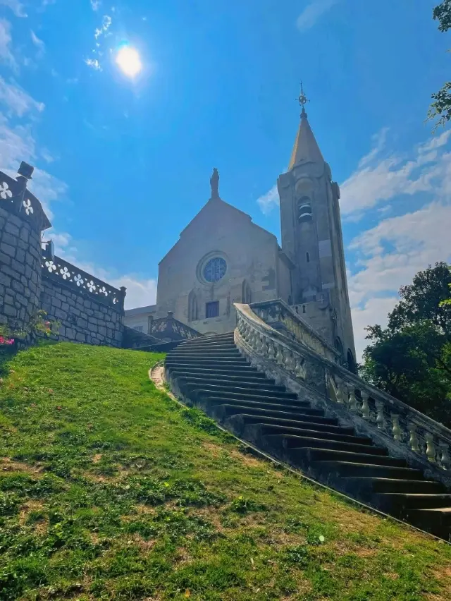 Cross-border transportation guide for a city walking tour from Hong Kong to Macau