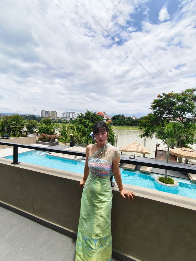270°江景露台泡池，睇瀾滄江Tiffany藍泳池！