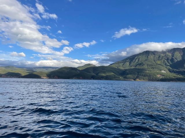 瀘沽湖：雲南呢處秘境，去過嘅人都話個心會靜落嚟