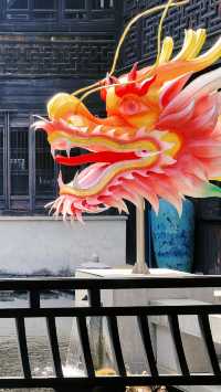 「行遍江南清麗地，人生只合住湖州」
