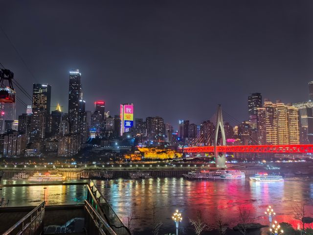 霧都魔幻8D城重慶夜景與小熊貓萌翻天   必去理由 8D魔幻夜景天堂山城魅力MAX！