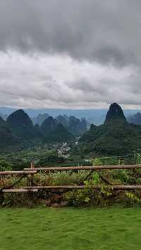 陽朔仙境暴走2日遊！如意峰+遇龍河神仙CP玩到爽！ 必去理由：喀斯特地貌天花板！人在畫中遊
