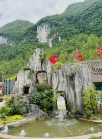 格凸河風景名勝區位於貴州省安順市紫雲苗族布依族自治縣，是國家4A級景區，集自然景觀與民族文化於一體 