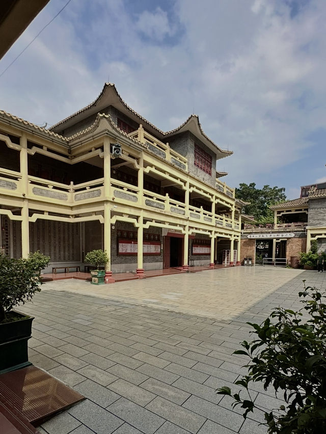 Улица Фарфора (瓷器街, Cíqì Jiē Улица Фарфора (瓷器街, Cíqì Jiē