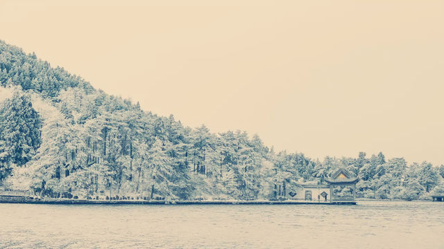 中國8大冰川雪山打卡攻略！每一幀都是壁紙級大片  四川-達古冰川 離城市最近的冰川！坐纜