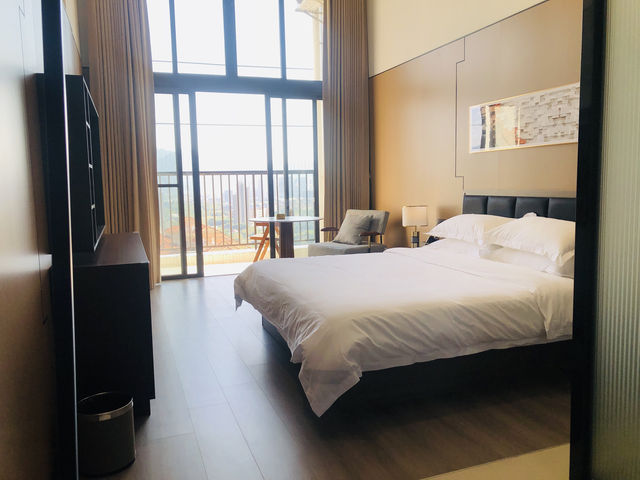 來鼎湖山必住酒店