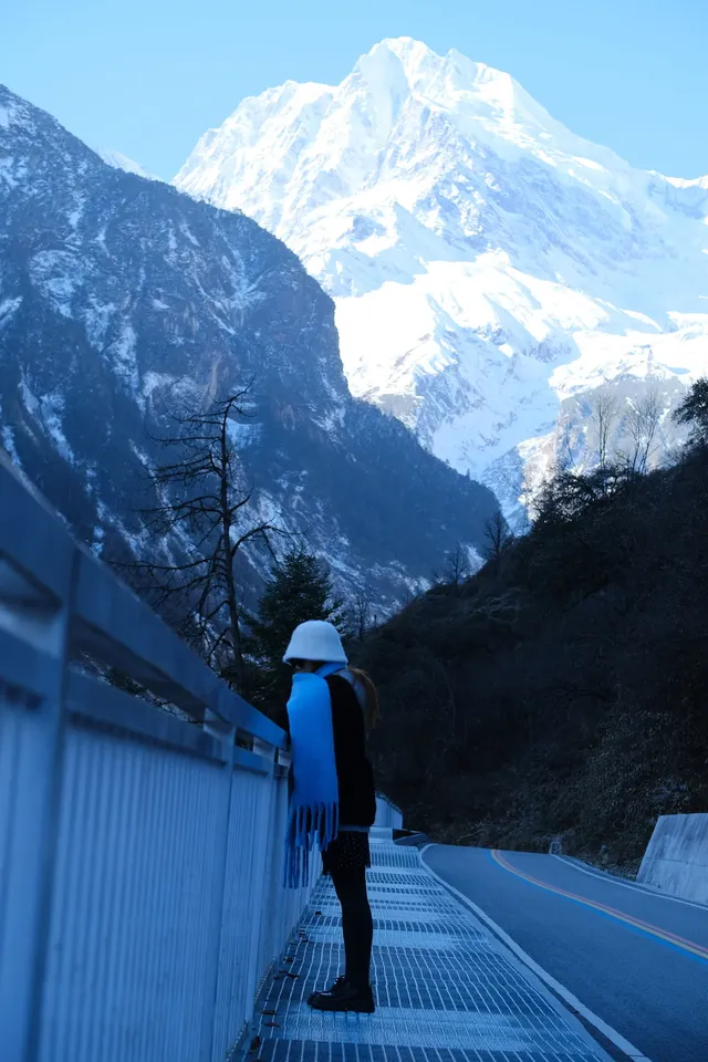 11月底，週末去海螺溝泡個溫泉