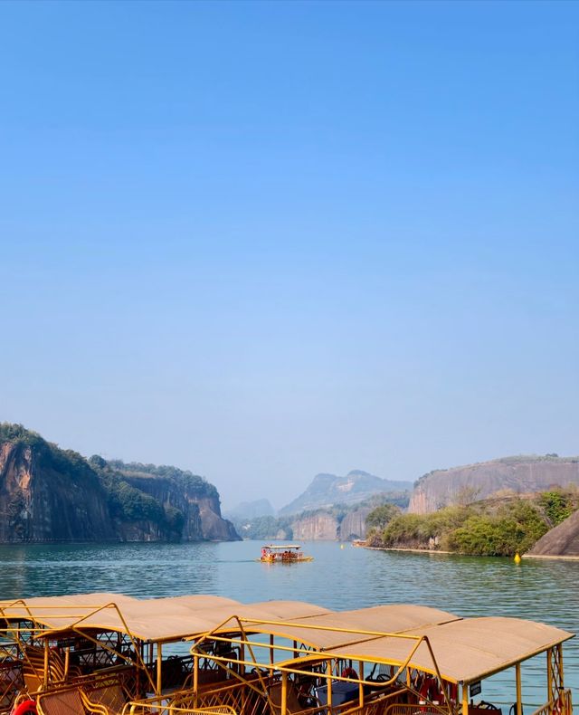 郴州翠江|在丹霞秘境裡划竹筏才是正經事 郴州翠江|在丹霞秘境裡划竹筏才是正經事