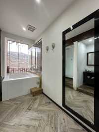 貴州!千戶苗寨去了8次我終於找到了一家觀景超美的吊腳樓民宿