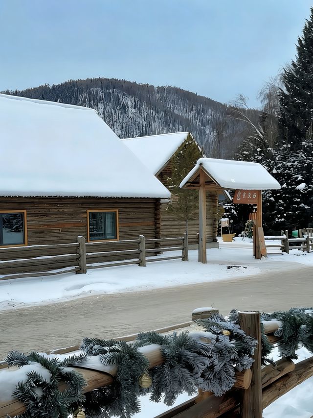 初冬禾木村|雪落圖瓦村落的北疆童話秘境 初冬禾木村|雪落圖瓦村落的北疆童話秘境