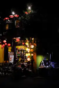 我在會安按下快門，記錄了它溫柔的夜