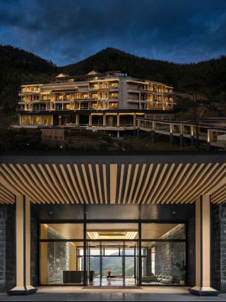 สวรรค์ลับที่ซินอี้! แช่น้ำร้อนชมทะเลไผ่สุดฟิน