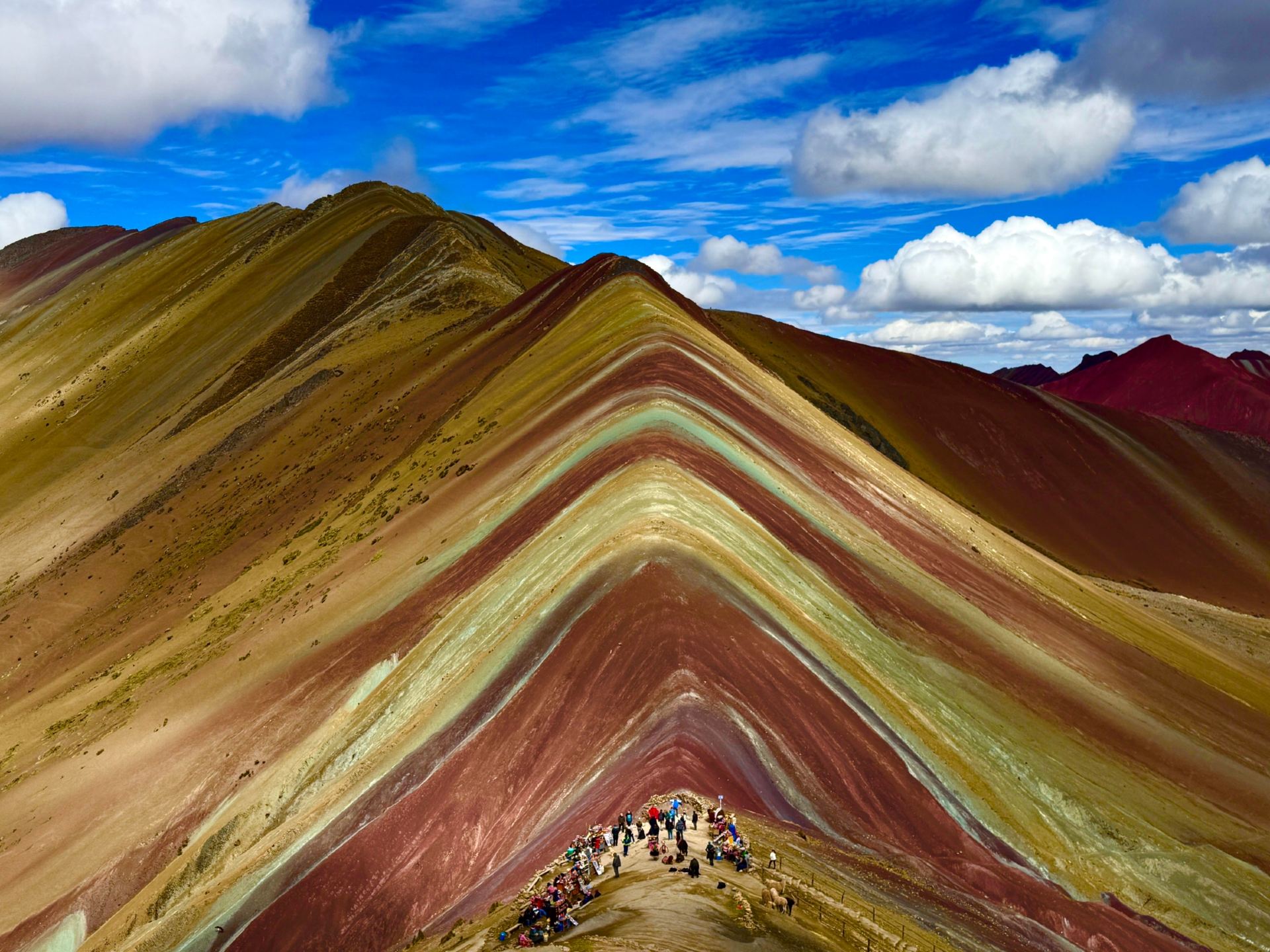 Núi Cầu Vồng của Peru: Một điểm đến không thể bỏ lỡ – Bảng Màu Của Thượng Đế | Hướng dẫn toàn diện