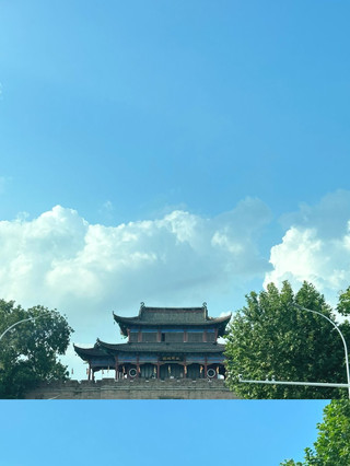 Wuhan summer exclusive comic clouds with stunning Tyndall effect beauty