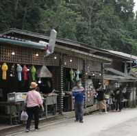 หมู่บ้านท่ามกลางธรรมชาติ"แม่กำปอง"