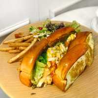 【雙魚座咖啡館 - 鬧市小清新純白cafe🤍嘆假日套餐】