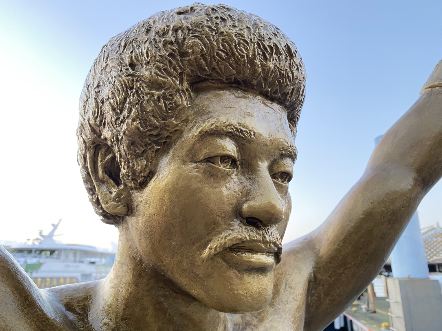 沖縄・石垣島。石垣出身元ボクシング世界チャンピオン『具志堅用高