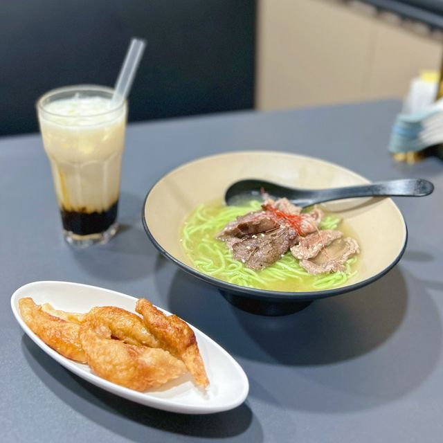 港日fusion慢煮麵店🍜 港日fusion慢煮麵店🍜