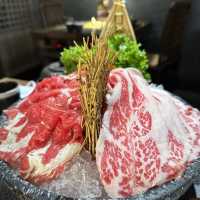 湊湊火鍋湯底有3拼+無限任食鴨血豆腐