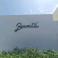 จิบกาแฟ ฟังเสียงคลื่น ที่ Boonta by The Beach