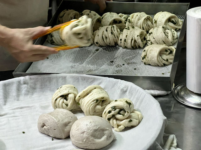 東湖康樂街傳統饅頭店｜在地饅頭店，一出爐全部就被拿光光了