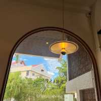 Krisp cafe - คาเฟ่เชียงใหม่ขนมอร่อยมุมถ่ายรูปสวย