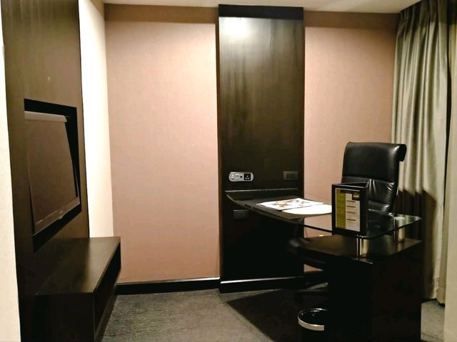 曼谷 | 高性價比四星質感酒店
Golden Tulip Mandison Suites