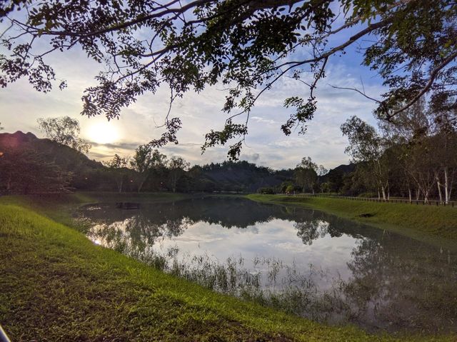 漫步在月球的美麗公園--田寮月世界
