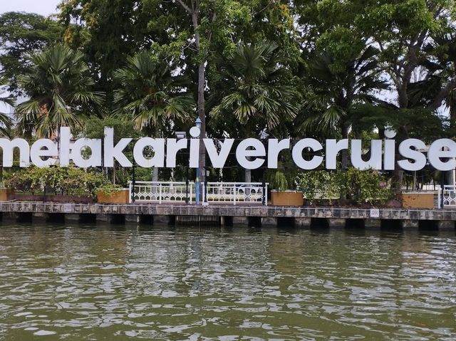 Relaxing River Cruise in Melaka 