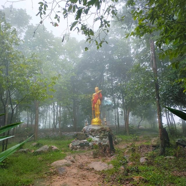เขาพระยาเดินธง @ลพบุรี