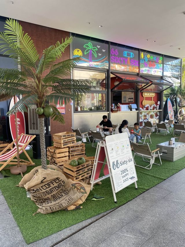 滑板店內的手打飲料