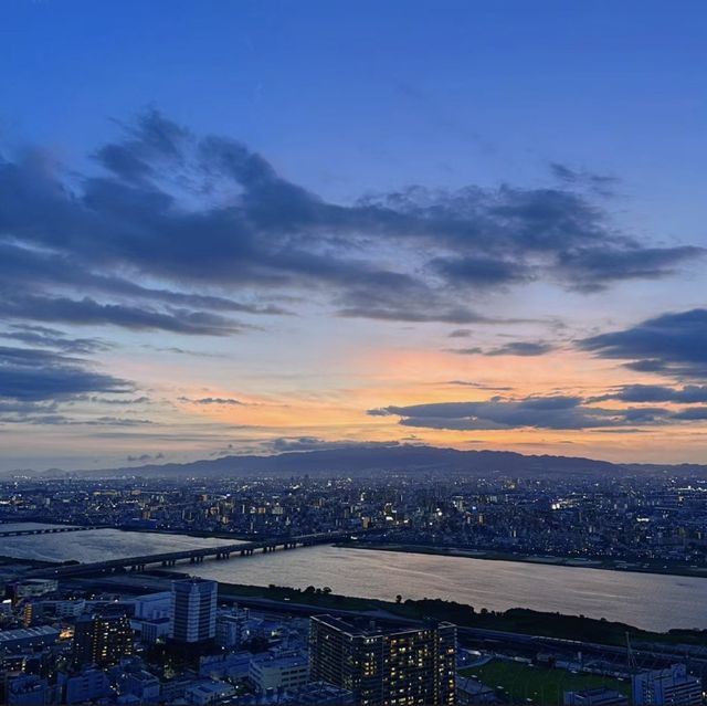 🏙️☁️🏢探索高空🥃梅田藍天大廈！🌆☁️🏢