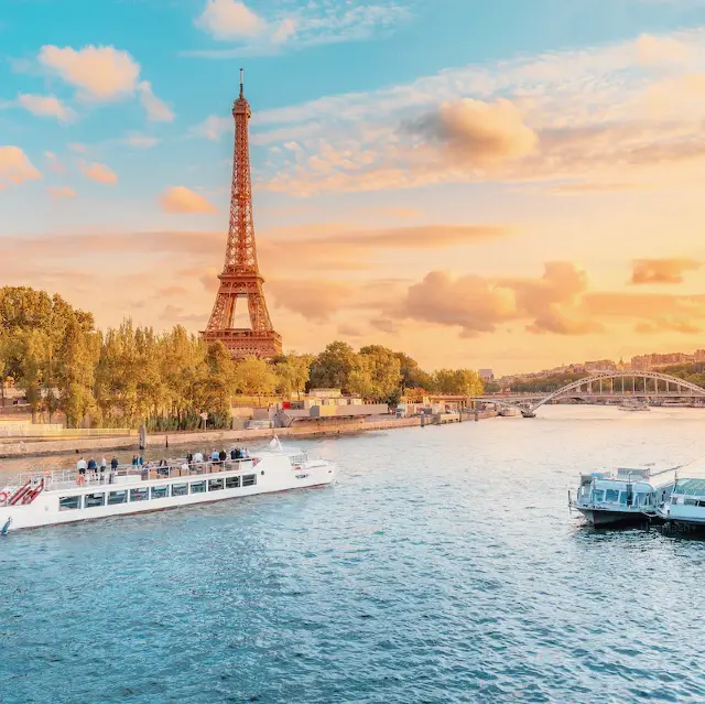 A must-visit: Seine River in Paris, France 🇫🇷