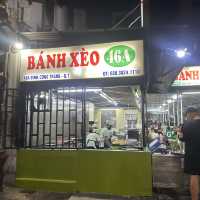 每一天都爆滿的越式煎餅小吃店