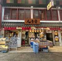 【東京】浅草食べ歩き「浅草花月堂」ジャンボメロンパン♡