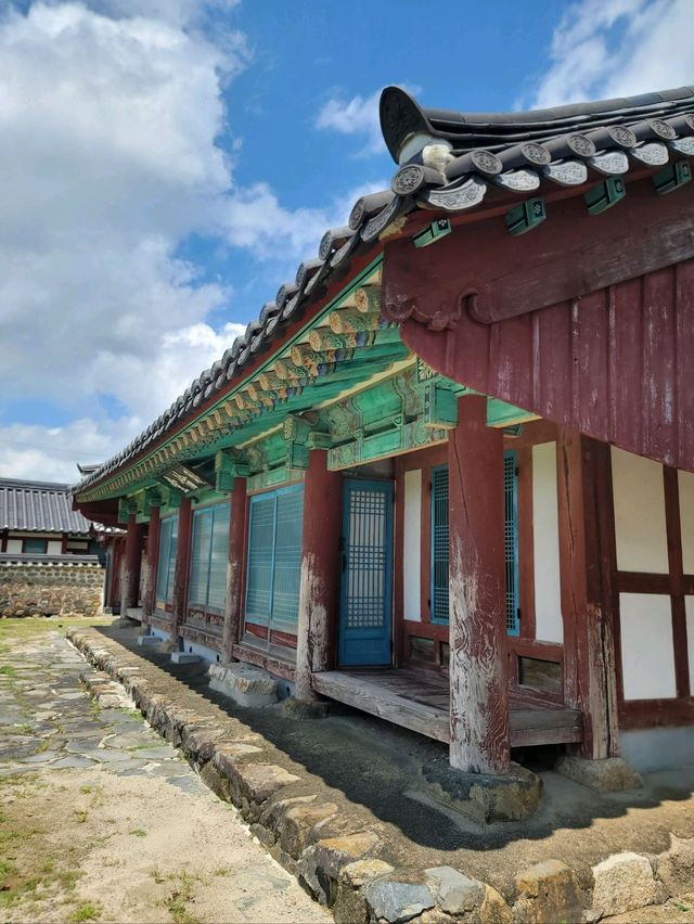 경남 유형문화재로 지정된 거제향교✨️