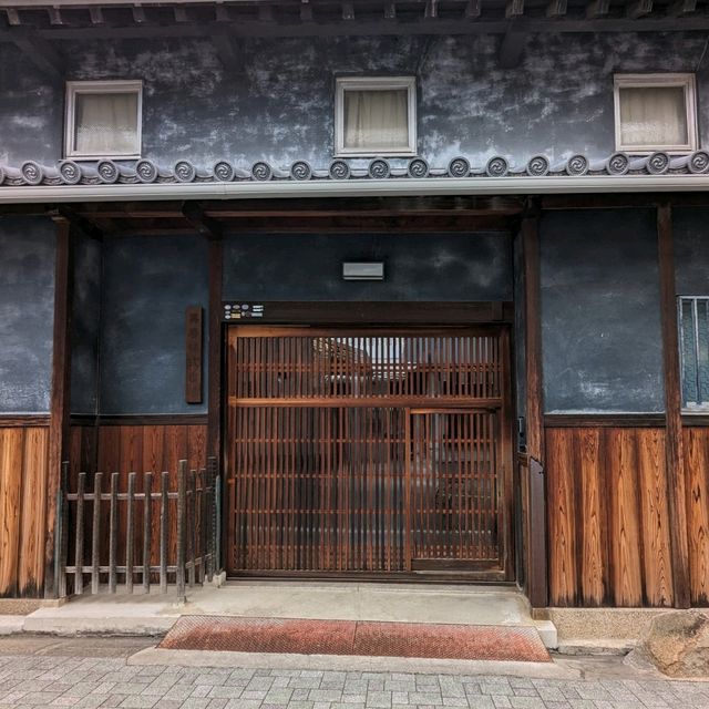 池田の銘酒　呉春　現在では池田で唯一の、自醸の池田酒醸造元 呉春酒造株式会社 と、池田の街並み