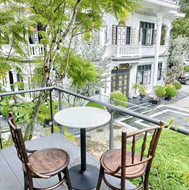 คาเฟ่เรือนกระจก กลางเมืองภูเก็ต
