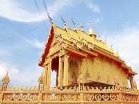 ไปวัดท่ามะกอก  ชมโบสถ์เรือนารายณ์ทรงสุบรรณ